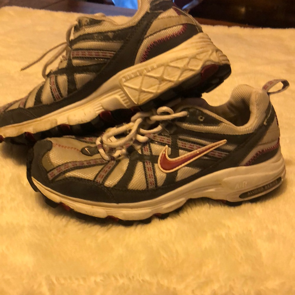 Nike air trail alvord  4 tennis shoes p510